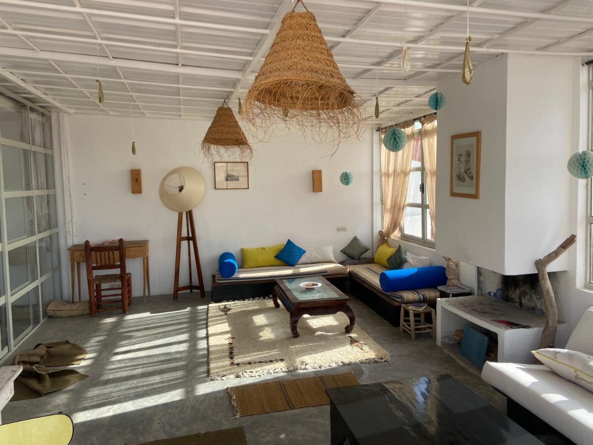 Anir Of Sea Tamraght Hostel ภายนอก รูปภาพ