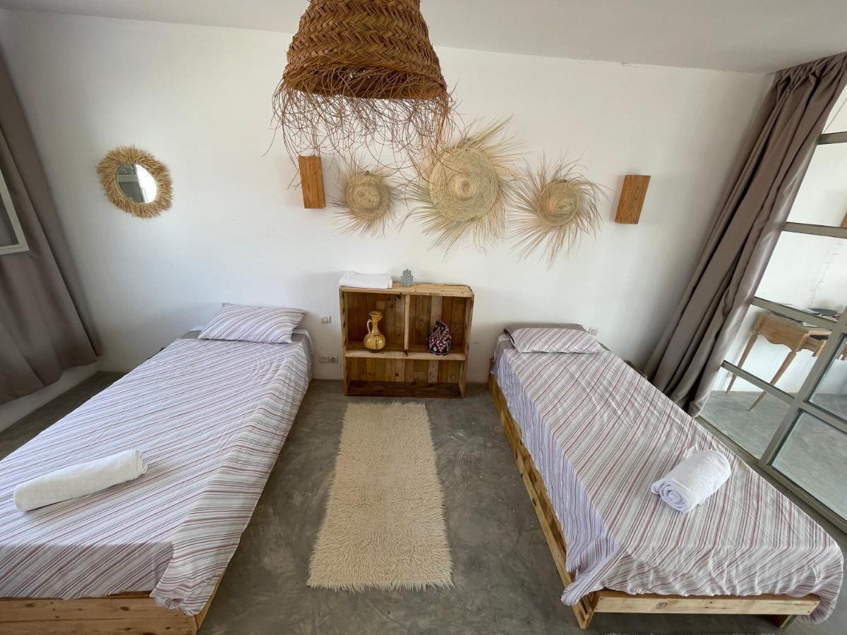 Anir Of Sea Tamraght Hostel ภายนอก รูปภาพ