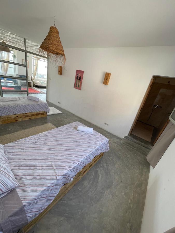Anir Of Sea Tamraght Hostel ภายนอก รูปภาพ